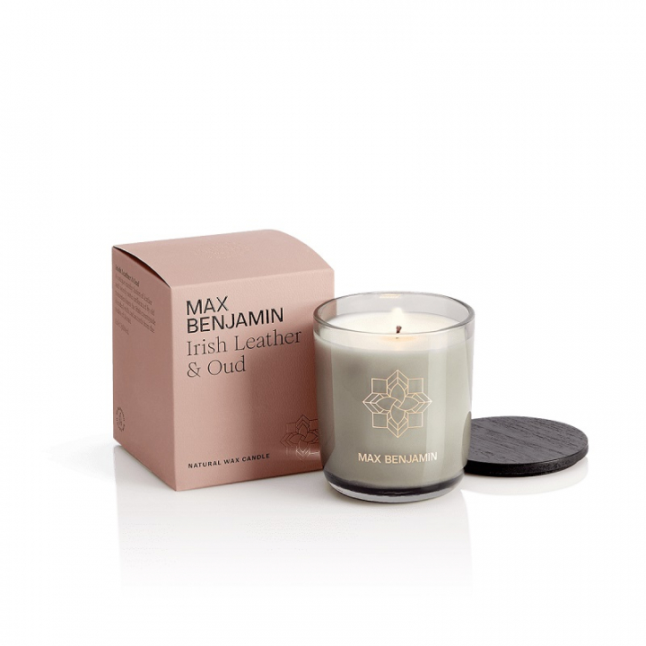 Max Benjamin Candle - Irish Leather & Oud 210g RB-C10 i gruppen INREDNING / Ljusstakar & ljuslyktor / Doftljus hos NordiskaDeko Djursholm (5391533716960)