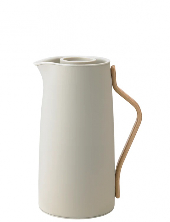 Stelton Emma vakuumkanna, kaffe 1,2 l., sand, X-200-9 i gruppen SERVERING / Muggar & koppar / Termosmuggar hos NordiskaDeko Djursholm (5709846029057)