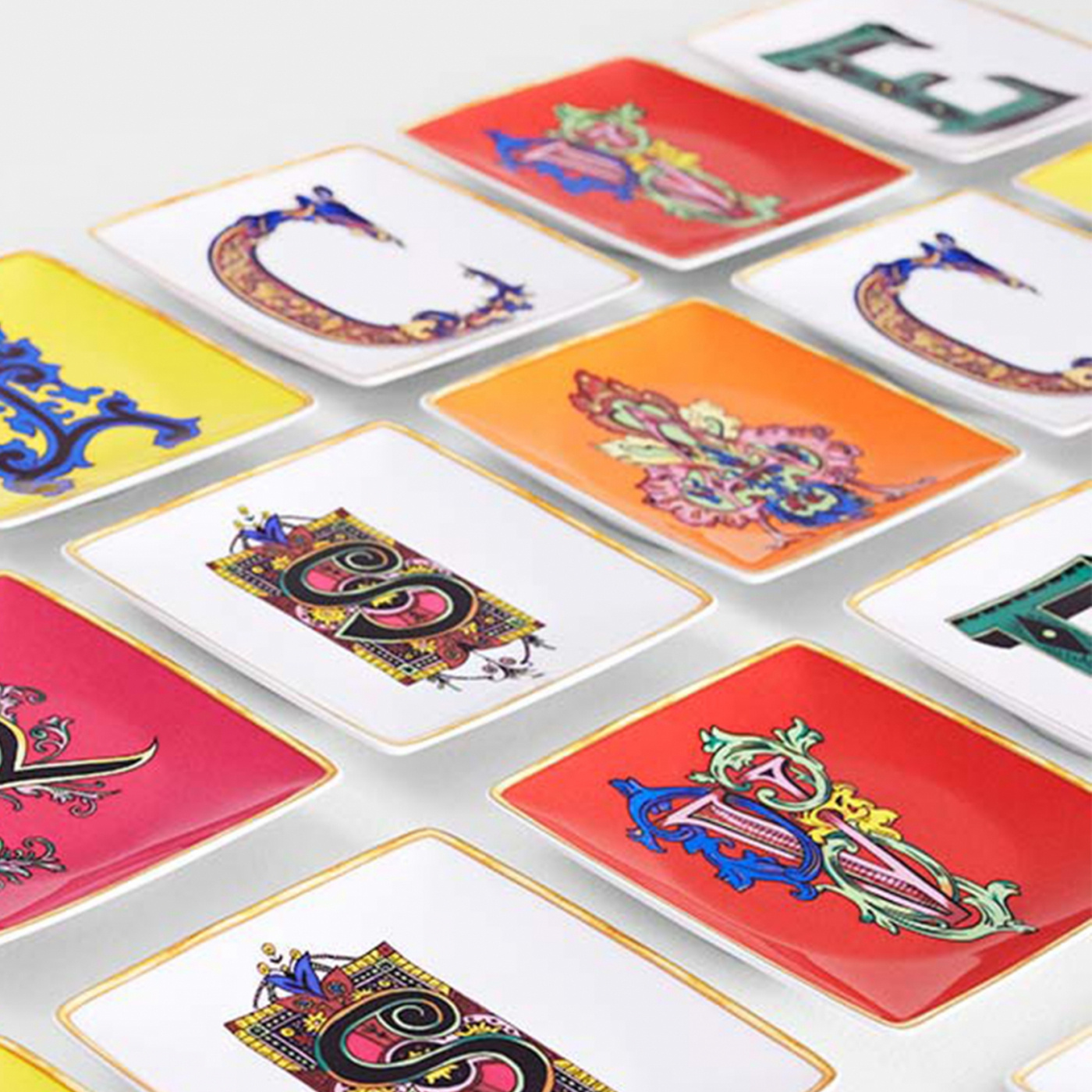 Versace Holiday Alphabet S skål 12 cm kvadratisk platt, 376340