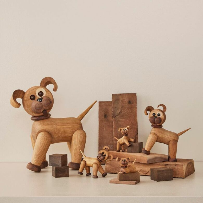 Spring Copenhagen Happy Dog Dekoration 13,5 cm Ek, 2010-FSC