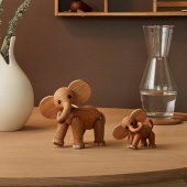 Spring Copenhagen Ella Elefant Baby Trädekoration 9 cm Ek/Lönn, 2049-FSC Spring Copenhagen Ella Elefant Baby Trädekoration 9 cm Ek/Lönn, 2049-FSC