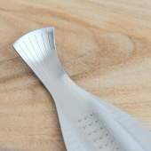 Alessi Boga ingefära rivjärn – stål AISI 430 matt - VS06 Alessi Boga ingefära rivjärn – stål AISI 430 matt - VS06