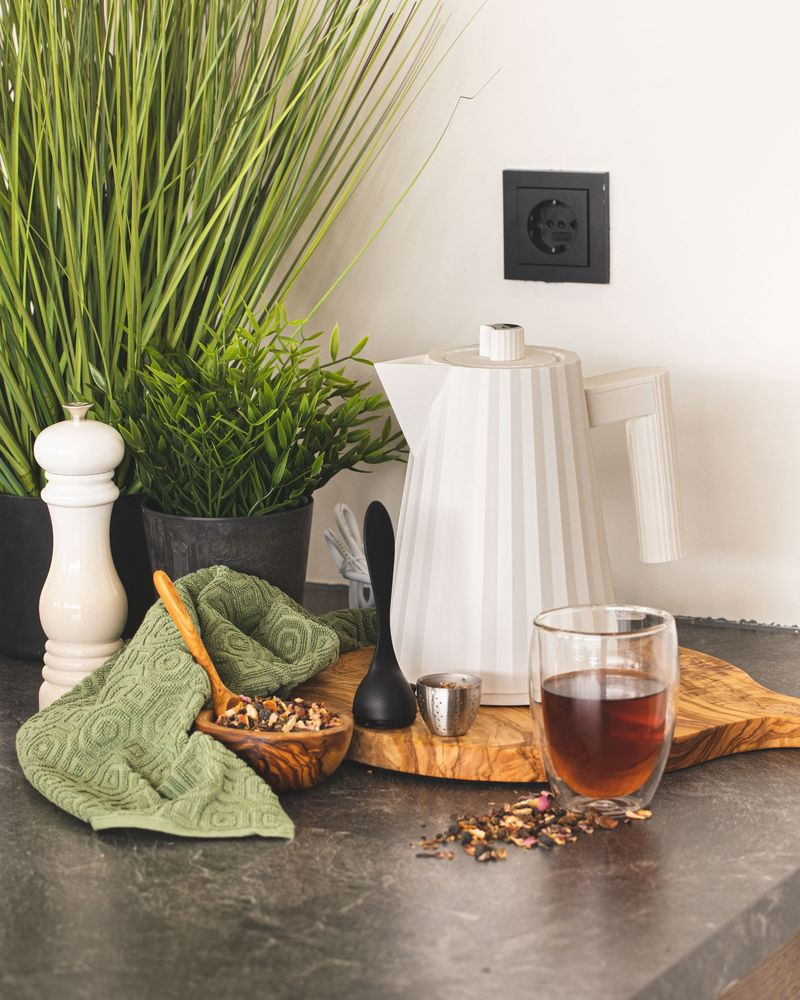 Vattenkokare Plisse, vit,- Alessi-MDL06/1 W